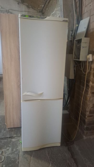 Двух камерный холодильник, срочно продам!