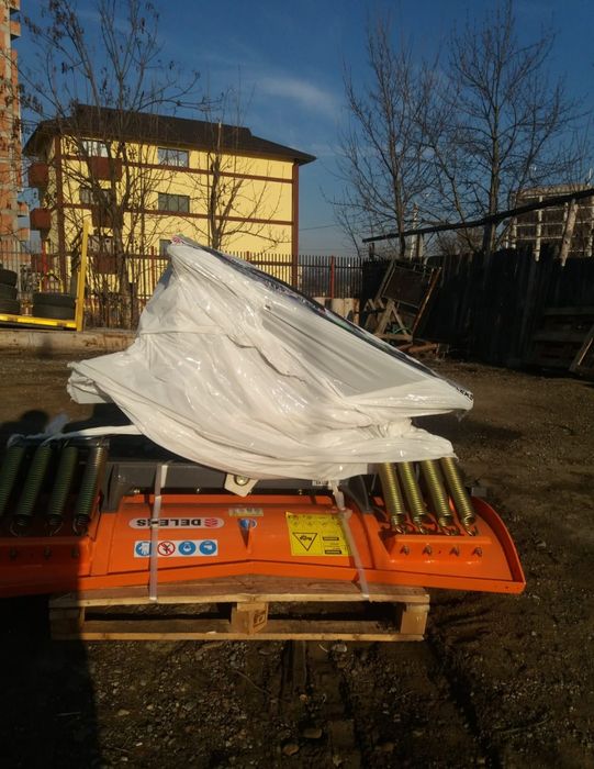 Lamă Zăpadă miniincarcator Bobcat de 1.8m cu  Malaxor ciment