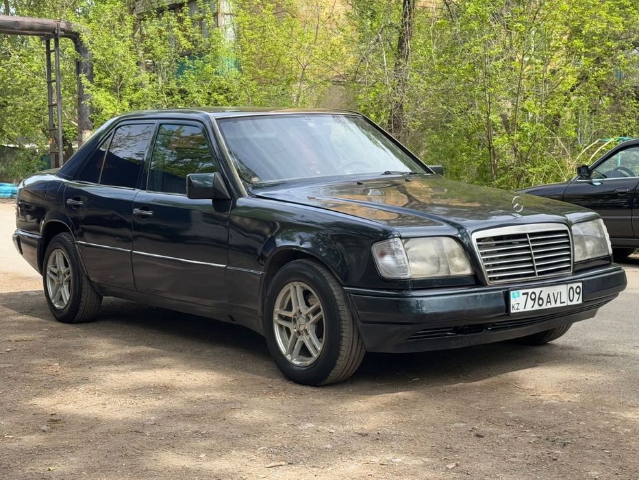 Продаю мерседес 124