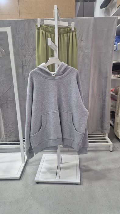 Вешалки для одежды. Стойки, рейлы, торговое оборудование