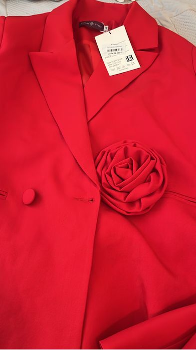 Красная двойка красивая