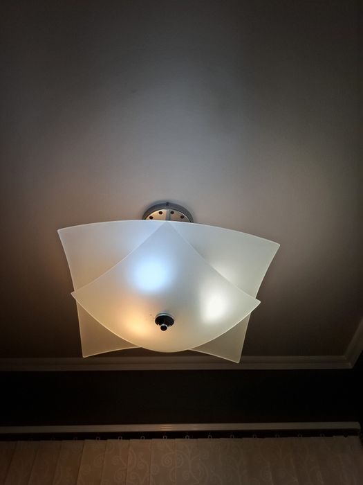 Полилей висящ с плафон