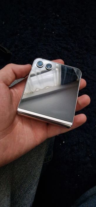 z flip 5 8/256 с дп