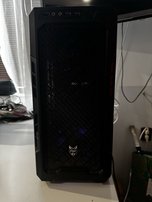 Продавам геймърски компютър и монитор - i5-9600K, GTX 1660, 16 GB RAM