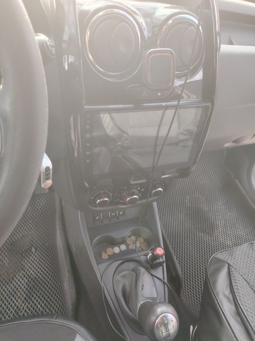 Продам машину Ларгус кросс люкс