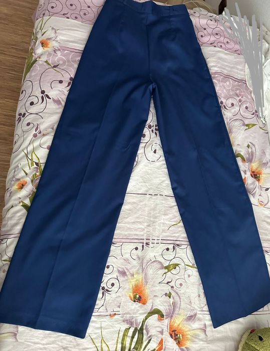 Продам классический костюм