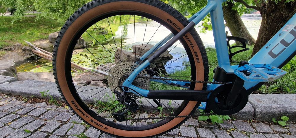 Bicicletă electrică Cube