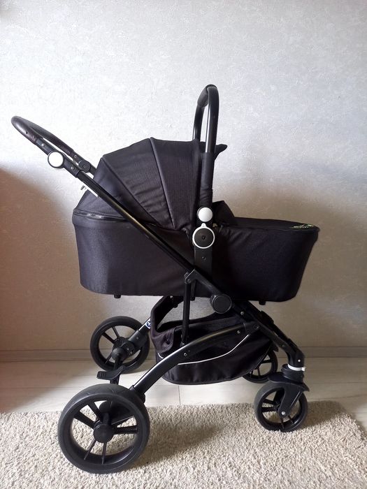 Продам детскую коляску 2в1