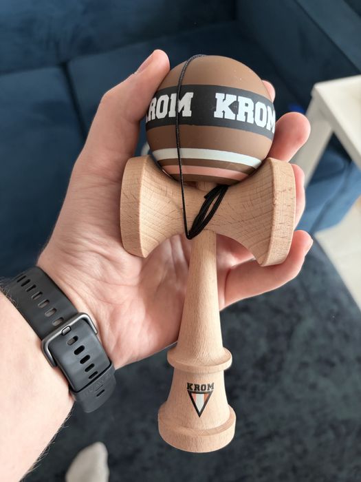 kendama krom strogo