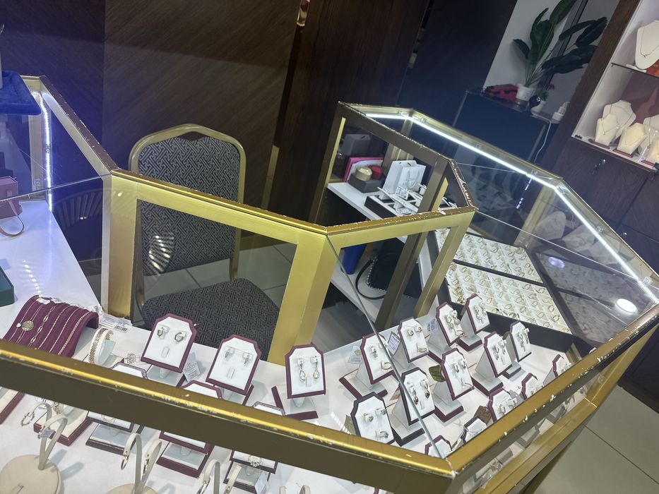 Продам витрины подходит для всего