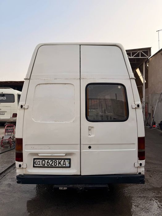 Ford Tranzit srochno sotiladi