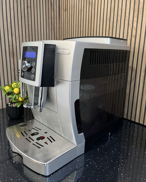 Delonghi ECAM 23.420.SB - 6 месеца гаранция! Перфектно състояние!