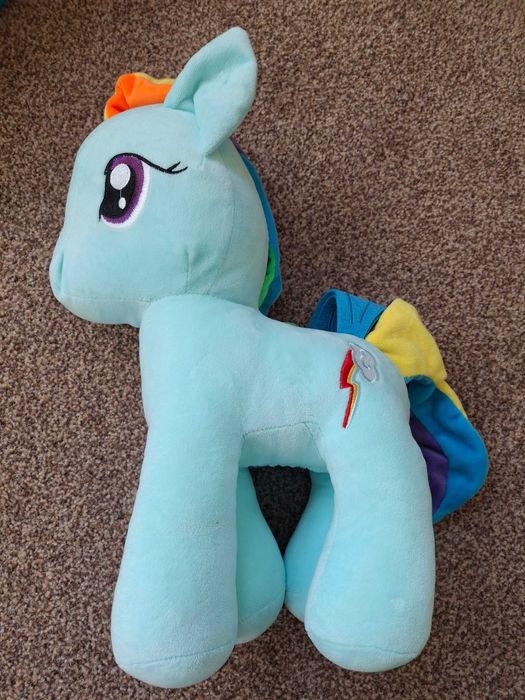 Плюшени играчки герои