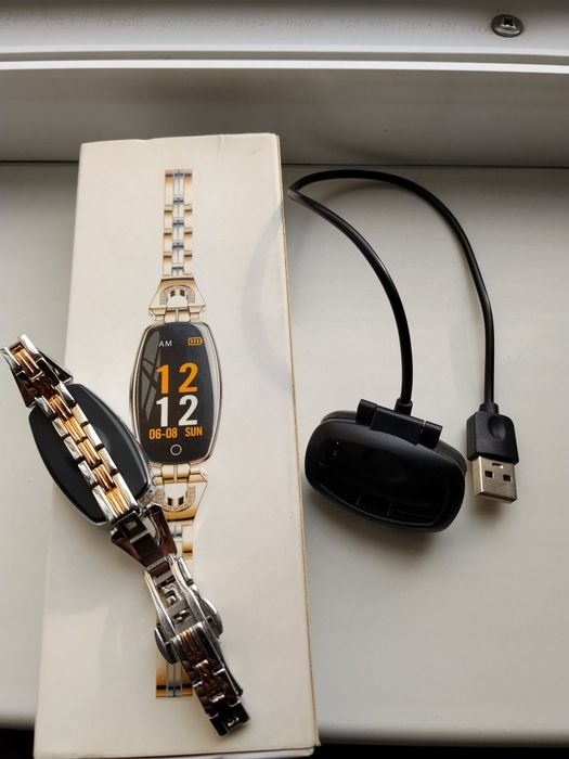 Смарт часы в идеальном состоянии.