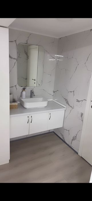 Кушетка в аренду в салоне