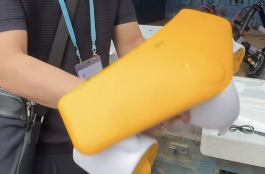 Жаңа Су асты скутер