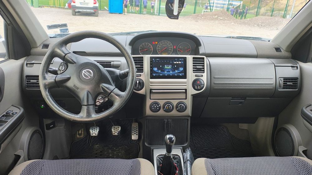 Продавам Nissan Xtrail 2.5 бензин