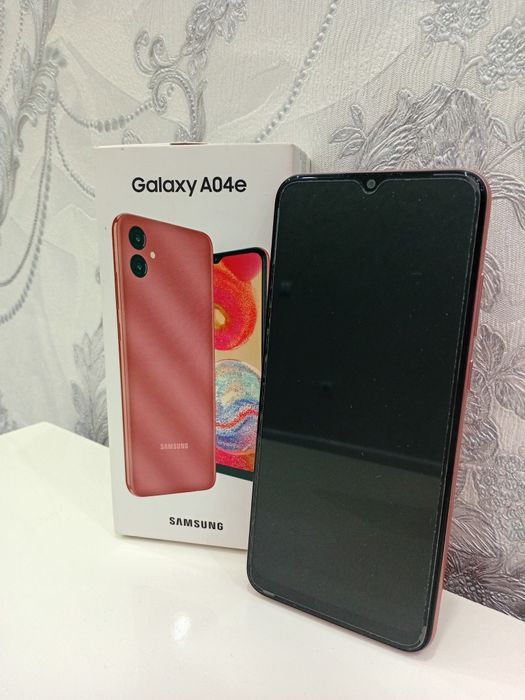 Продам Самсунг A04e, в отличном состоянии