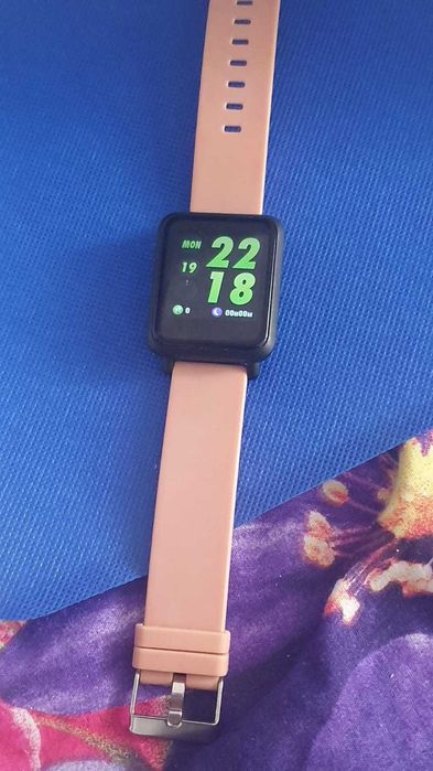 Ceas smartwatch deosebit AireeZ da-fit Fitness Tracker smartwatch