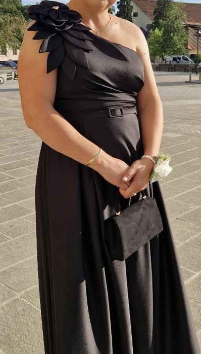 Vand rochie  de seara