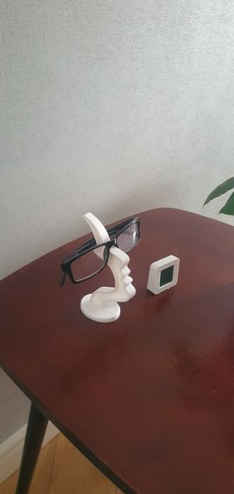 Подставка для очков