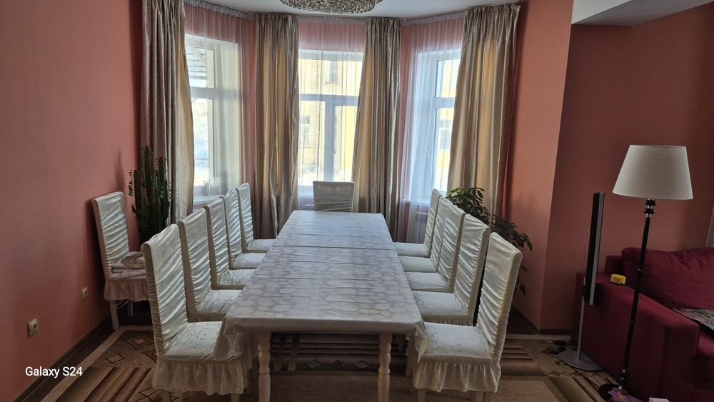 Продам стол со 12 стульями