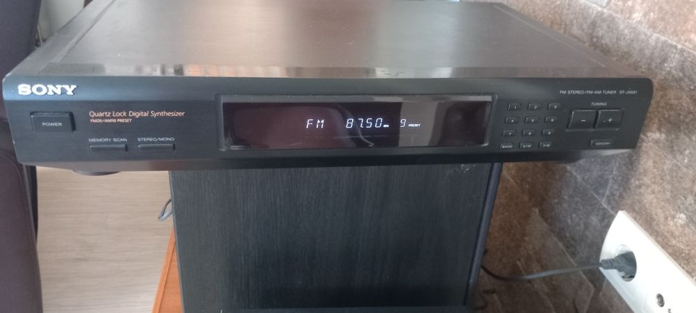 Радиотунери  DENON и SONY