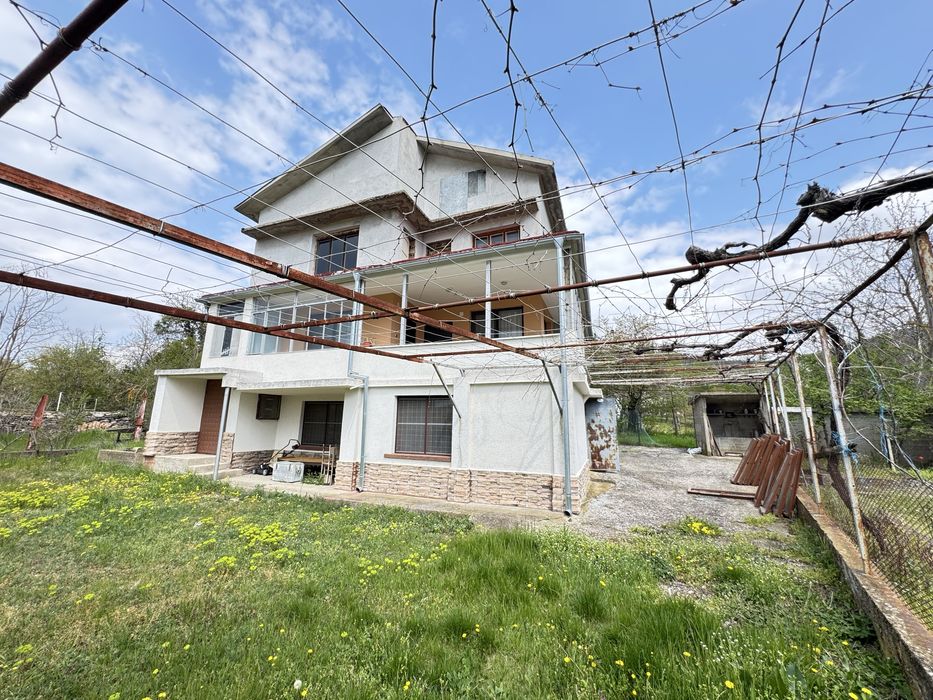 Продава къща в с. Змейово, общ. Стара Загора