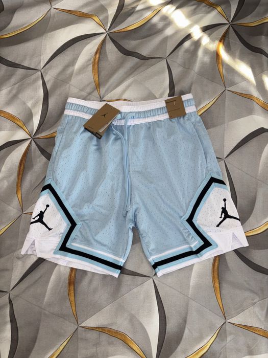 Pantaloni scurti Jordan. S; M; L