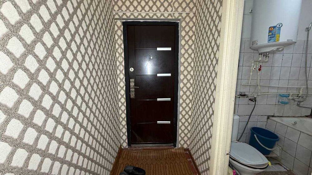 Фрунзиский Cитора кафеси 4 қаватда 2 хонали квартира сотилади.ID: 1572