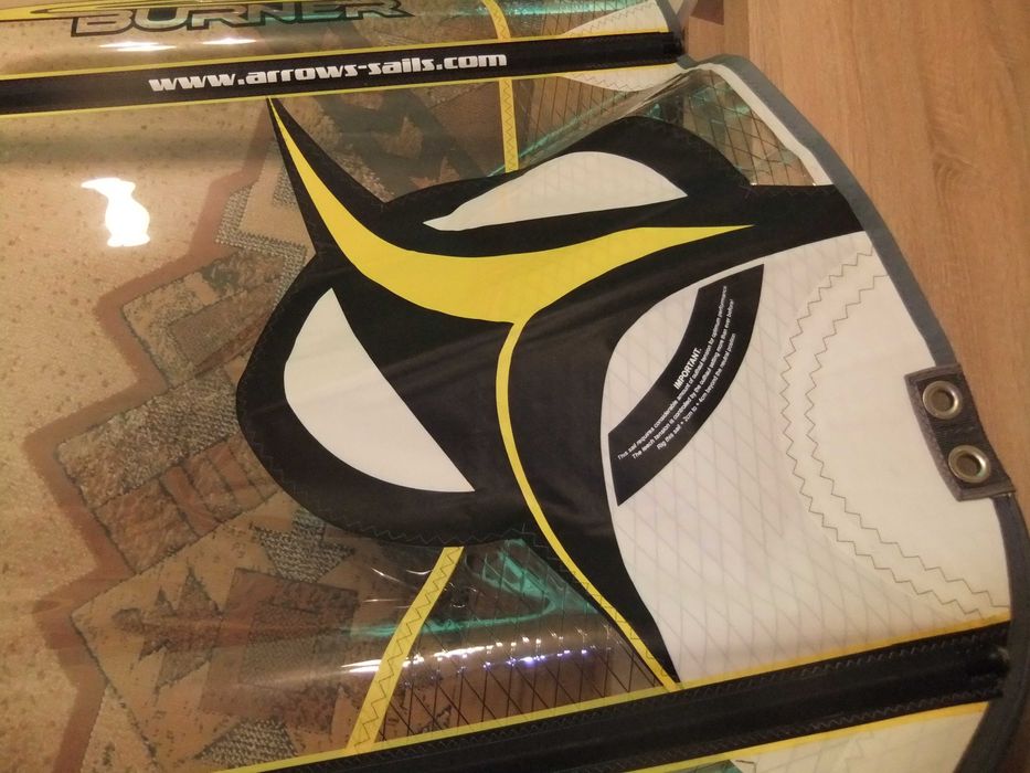 Платно ветрило за уиндсърф