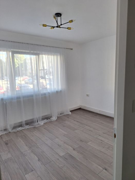Vând apartament în micro 16