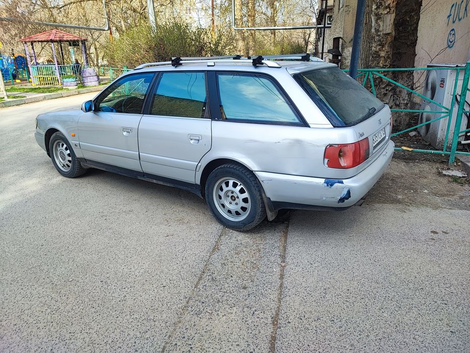 Ауди 100 в хорошем состоянии