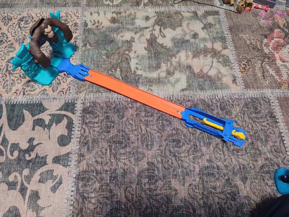 Hotwheels  писти- 2 крокодила, горила, динозавър и акула