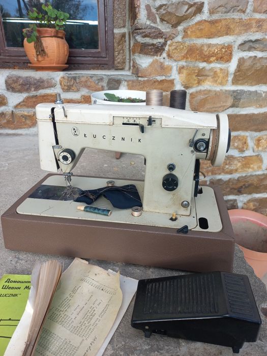 Шевна машина Lucznik с кутия