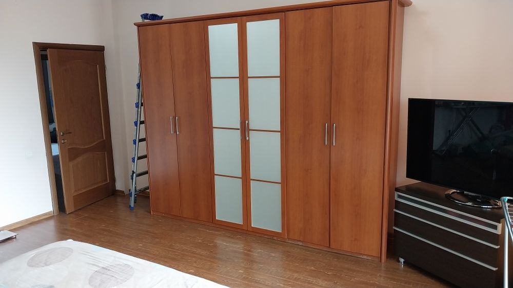 Продам спальный гарнитур: отличный