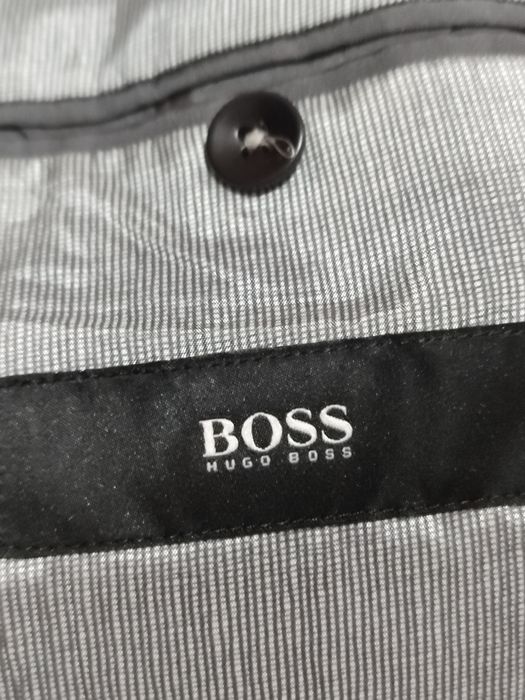 Продам костюм Hugo Boss