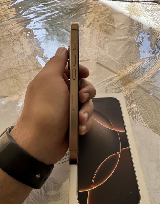 Iphone 16 pro desert