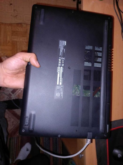 Laptop Acer с Гаранция + Мишка Клавиатура и Слушалки