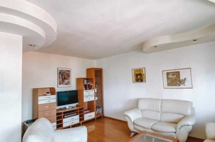 Дава се под наем Тристаен апартамент в Пловдив, Южен - 87 кв.м за 316.2 € - Снимка #1