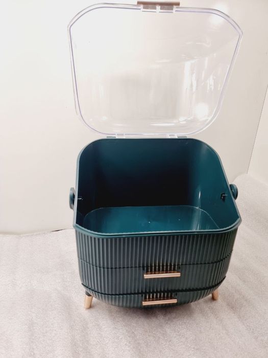 Органайзер для косметики 
Женская косметичка для макияжа, чемодан, кос