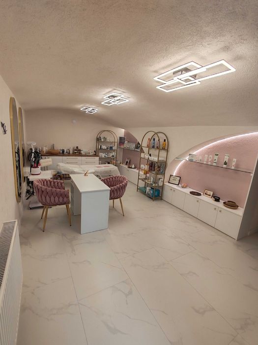 Inchiriez spatiu comercial la demisol Aradul Nou