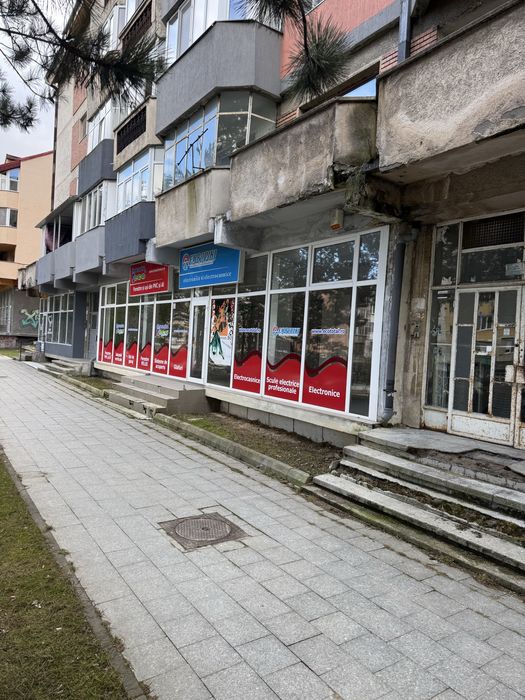 Inchiriez spatiu Vulcan