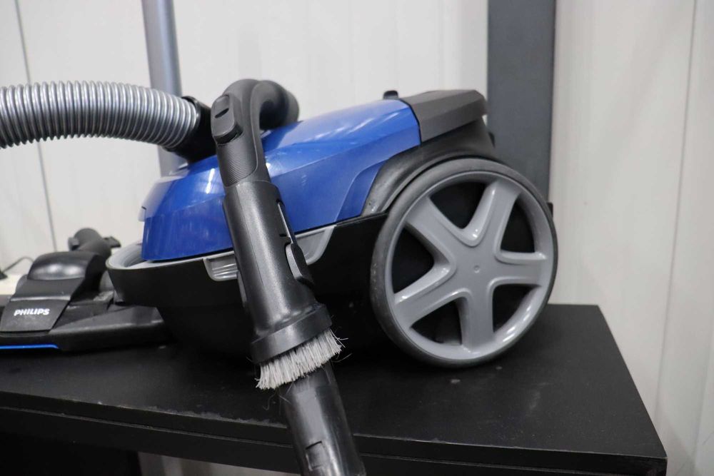 Philips Performer XD3110 прахосмукачка с торба Series 3000, 900W