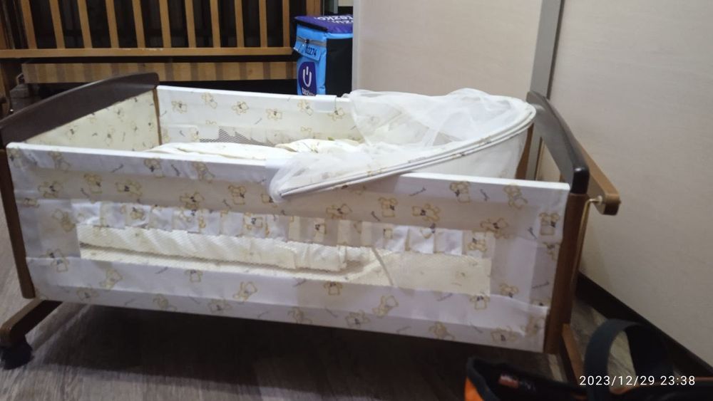 Продам детскую кроватку и люльку комплект. Дубайская зборка