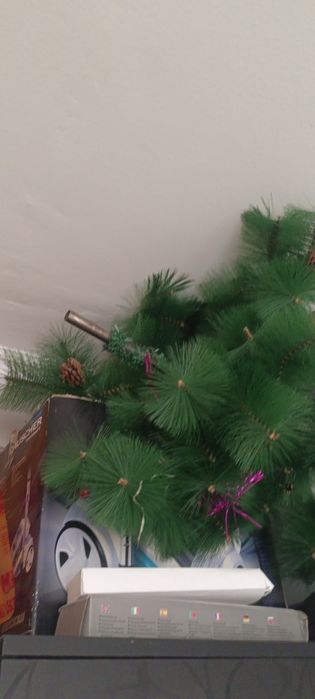 Ёлка с игрушками