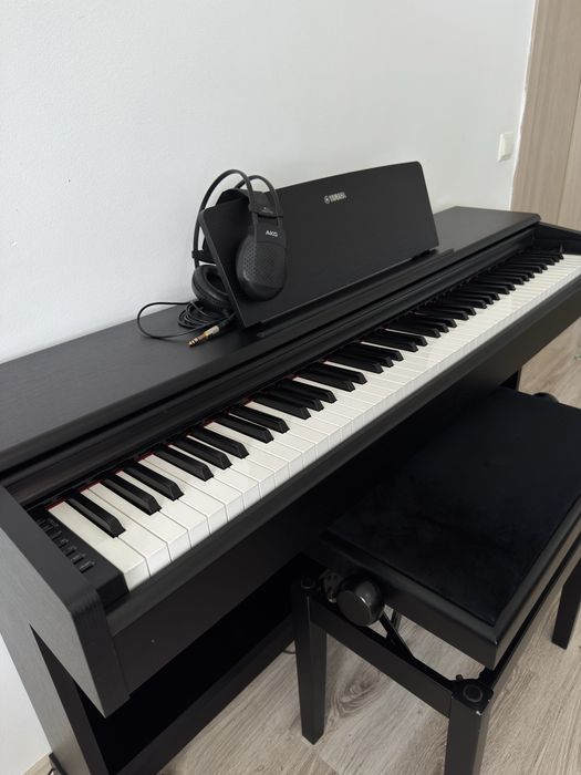 Yamaha Arius YDP-144 black