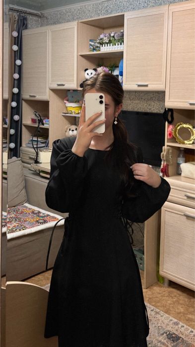 черное платье не завязках