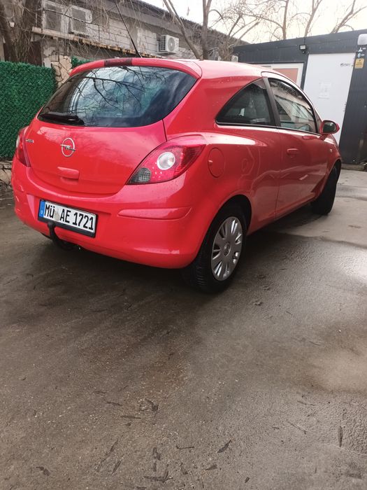 Opel corsa D ,motor 1200 benzina ,an 2009  cu incalzire in volan si sc