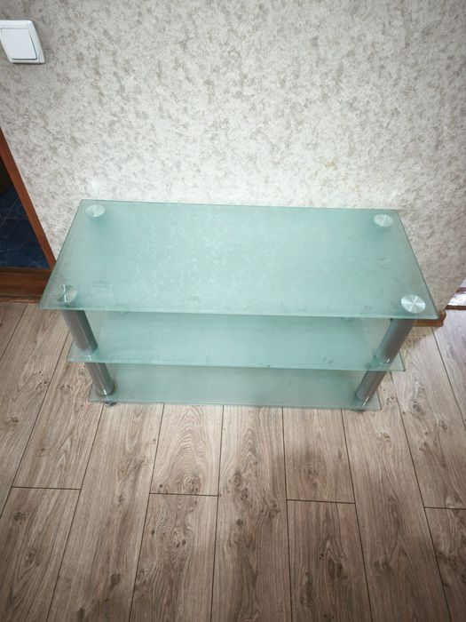 Продам  стеклянный столик  б/ у